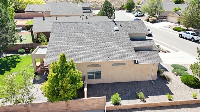 8136 Pony Hills Place NW, Albuquerque, NM 87114