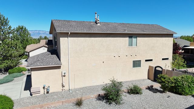 8136 Pony Hills Place NW, Albuquerque, NM 87114