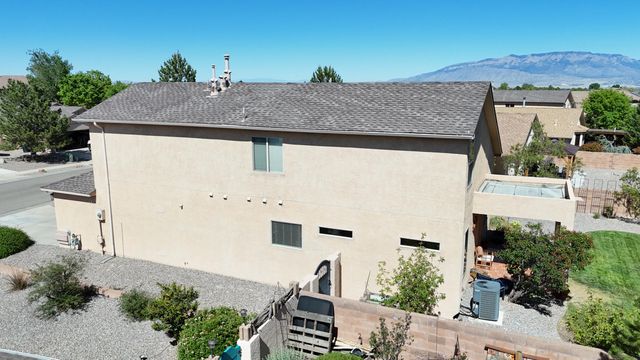 8136 Pony Hills Place NW, Albuquerque, NM 87114