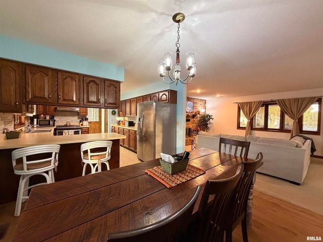 206 Daras Drive, Carmi, IL 62821