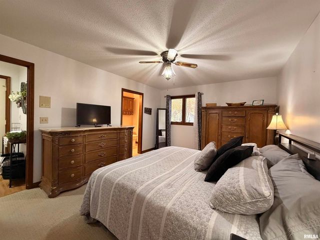 206 Daras Drive, Carmi, IL 62821