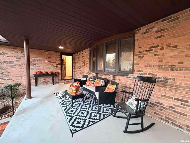 206 Daras Drive, Carmi, IL 62821