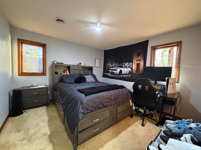 206 Daras Drive, Carmi, IL 62821