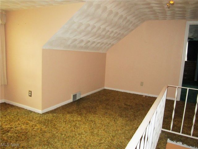 1081 Seward Avenue, Akron, OH 44320