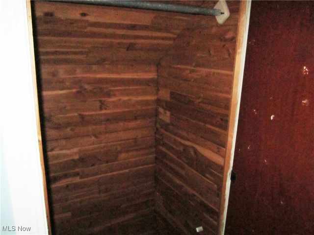 1081 Seward Avenue, Akron, OH 44320