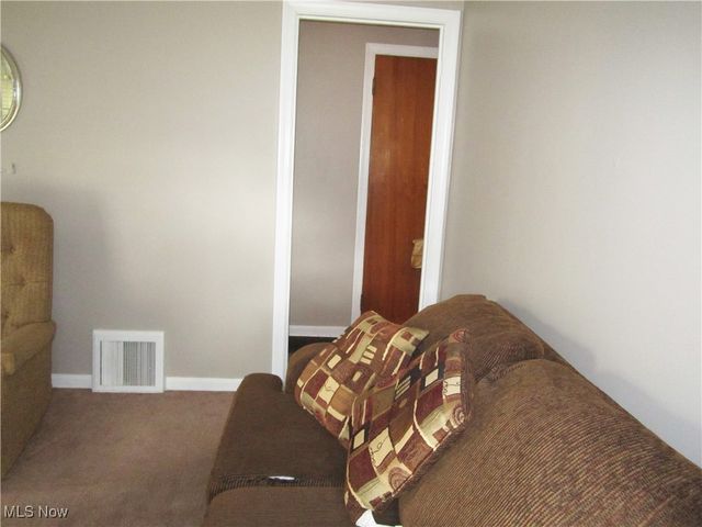 1081 Seward Avenue, Akron, OH 44320