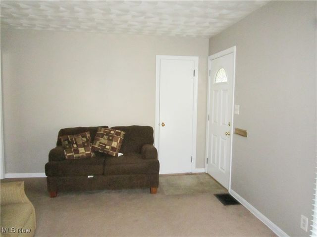 1081 Seward Avenue, Akron, OH 44320