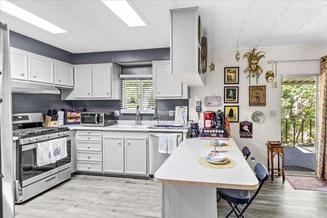 17617 Pond Derosa, Salinas, CA 93907