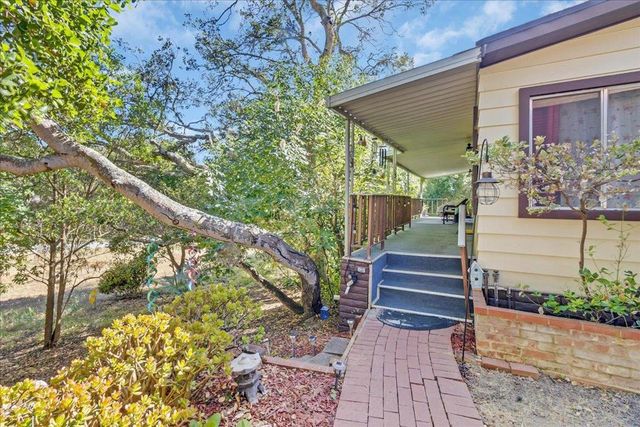 17617 Pond Derosa, Salinas, CA 93907