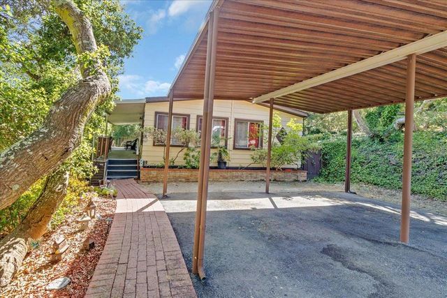 17617 Pond Derosa, Salinas, CA 93907