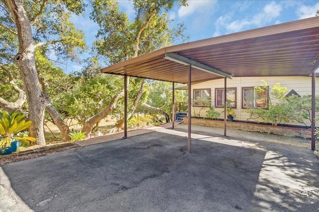 17617 Pond Derosa, Salinas, CA 93907