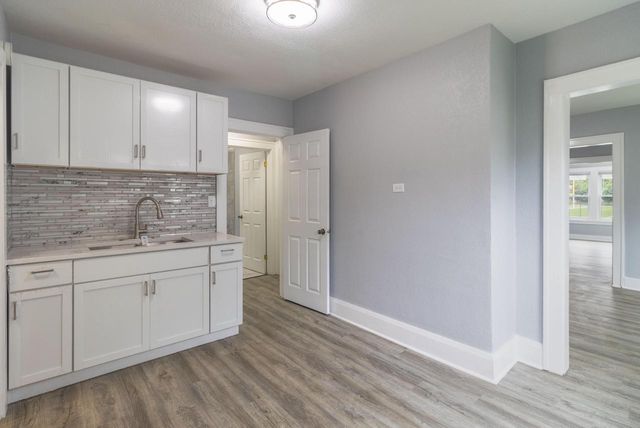 2661 N 44th STREET, Milwaukee, WI 53210