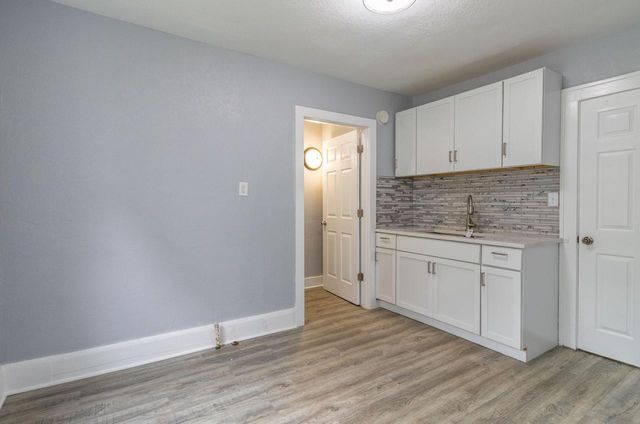 2661 N 44th STREET, Milwaukee, WI 53210