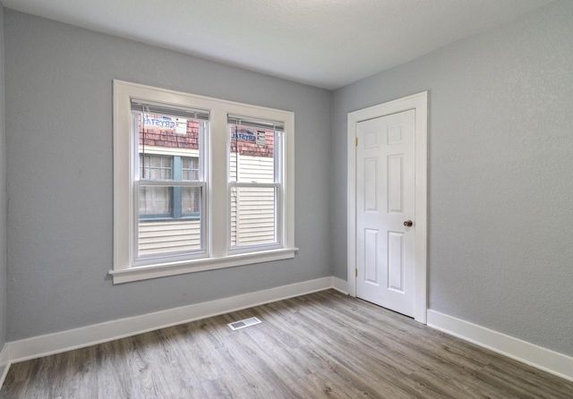 2661 N 44th STREET, Milwaukee, WI 53210