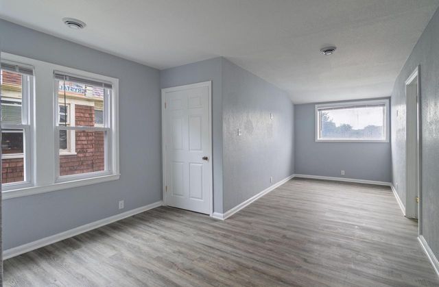 2661 N 44th STREET, Milwaukee, WI 53210