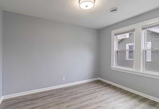 2661 N 44th STREET, Milwaukee, WI 53210