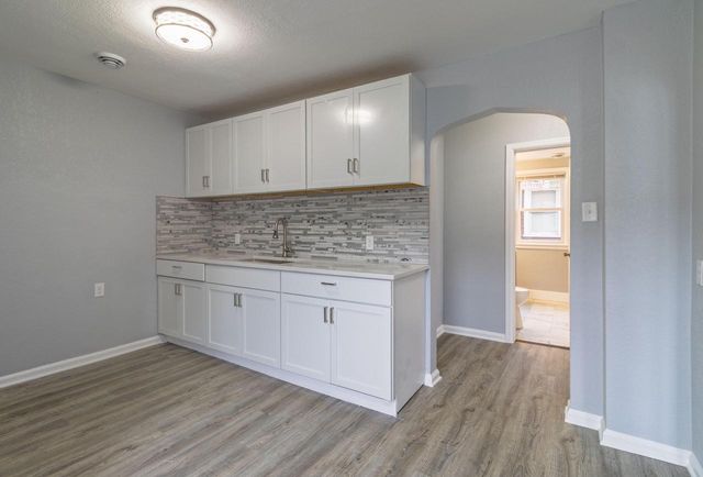 2661 N 44th STREET, Milwaukee, WI 53210