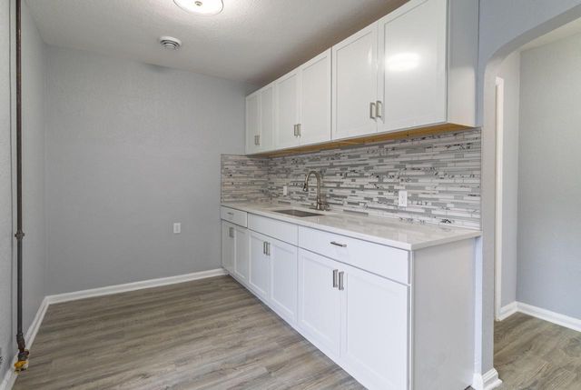 2661 N 44th STREET, Milwaukee, WI 53210