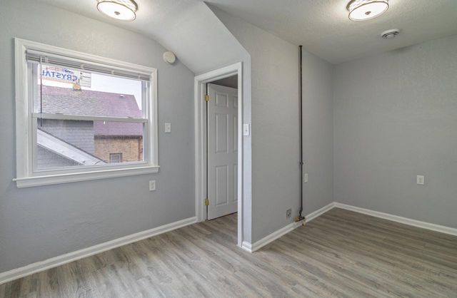 2661 N 44th STREET, Milwaukee, WI 53210