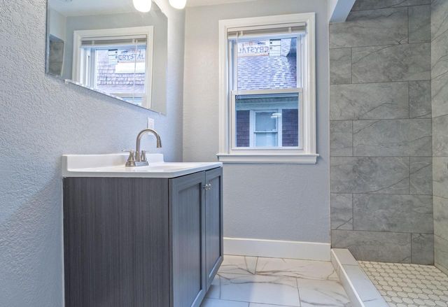 2661 N 44th STREET, Milwaukee, WI 53210