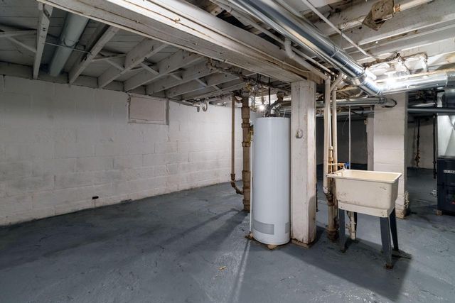 2661 N 44th STREET, Milwaukee, WI 53210