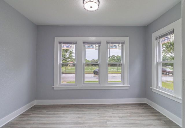 2661 N 44th STREET, Milwaukee, WI 53210