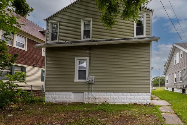 2661 N 44th STREET, Milwaukee, WI 53210