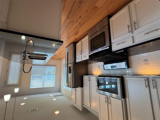 1413 Casa DR, Austin, TX 78745