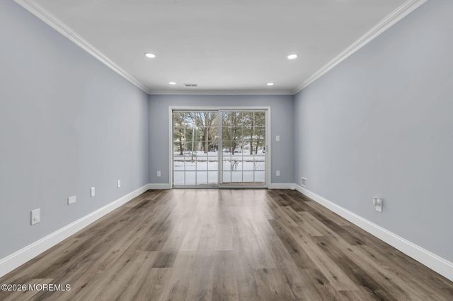 401 Hampton Court 15-7, Manalapan, NJ 07726