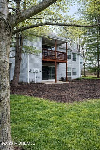 401 Hampton Court 15-7, Manalapan, NJ 07726