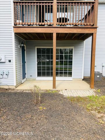 401 Hampton Court 15-7, Manalapan, NJ 07726