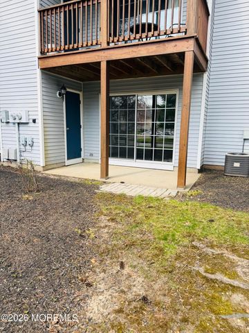 401 Hampton Court 15-7, Manalapan, NJ 07726
