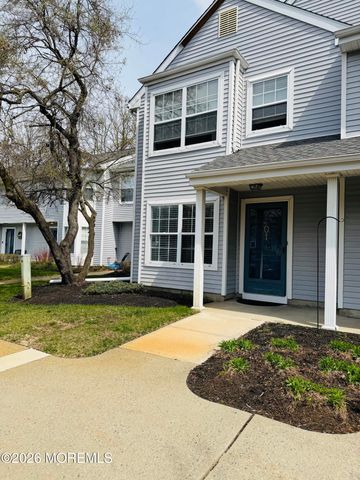 401 Hampton Court 15-7, Manalapan, NJ 07726