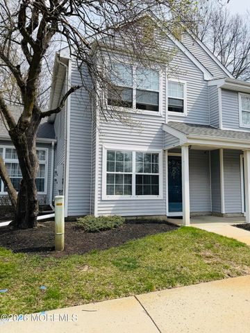401 Hampton Court 15-7, Manalapan, NJ 07726