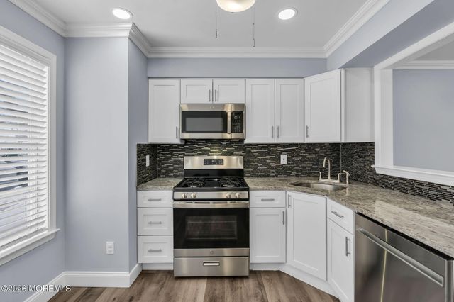 401 Hampton Court 15-7, Manalapan, NJ 07726