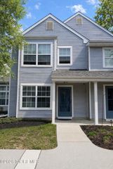 401 Hampton Court 15-7, Manalapan, NJ 07726