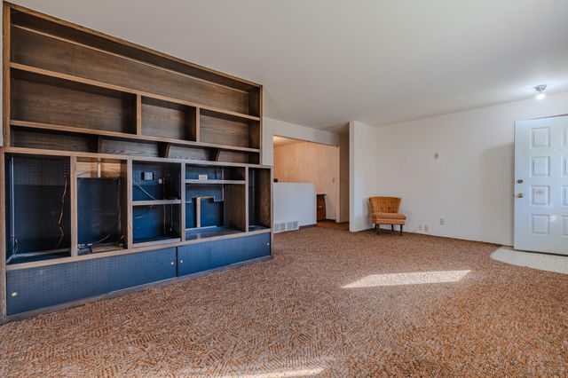 1718 15th Street S, Fargo, ND 58103