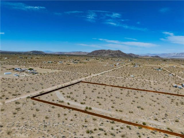 425 Gerber, Landers, CA 92285