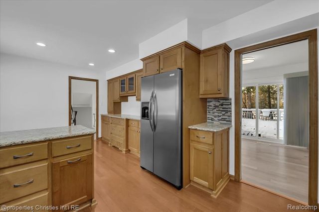 7252 Stonebrook Road, West Bloomfield, MI 48322