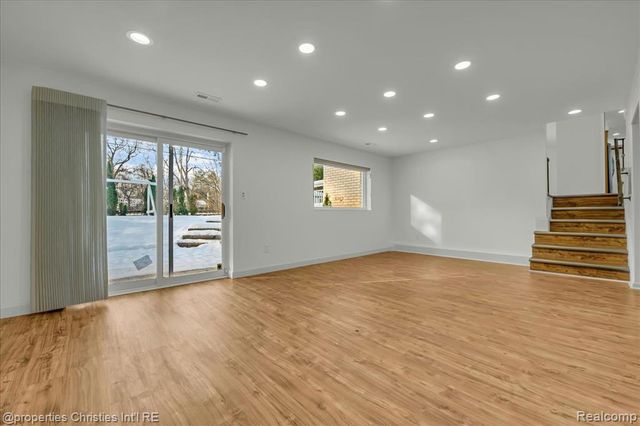 7252 Stonebrook Road, West Bloomfield, MI 48322