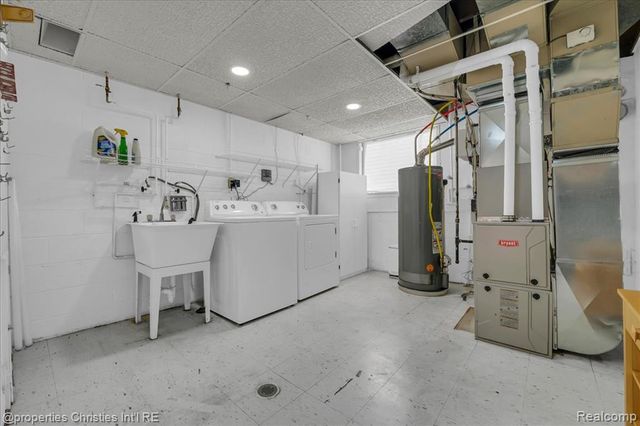 7252 Stonebrook Road, West Bloomfield, MI 48322