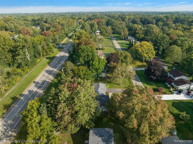 7252 Stonebrook Road, West Bloomfield, MI 48322