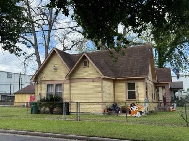 2621 Eastman Street, Houston, TX 77009
