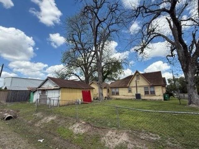 2621 Eastman Street, Houston, TX 77009