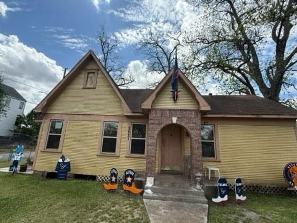 2621 Eastman Street, Houston, TX 77009