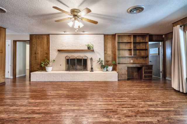3512 Walton Avenue, Fort Worth, TX 76133