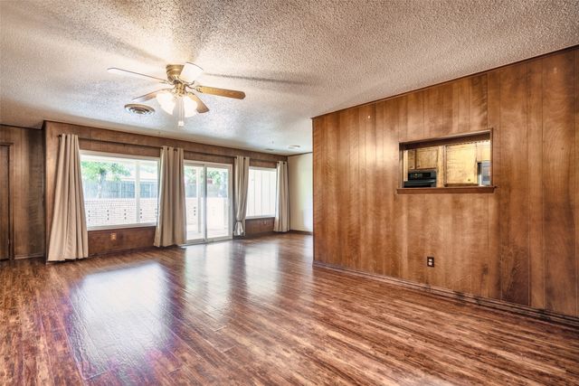 3512 Walton Avenue, Fort Worth, TX 76133