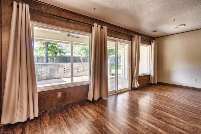 3512 Walton Avenue, Fort Worth, TX 76133