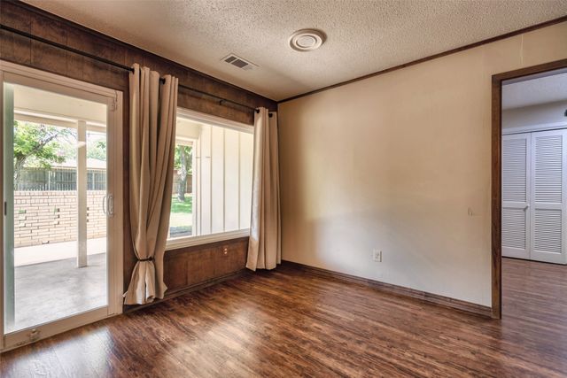 3512 Walton Avenue, Fort Worth, TX 76133