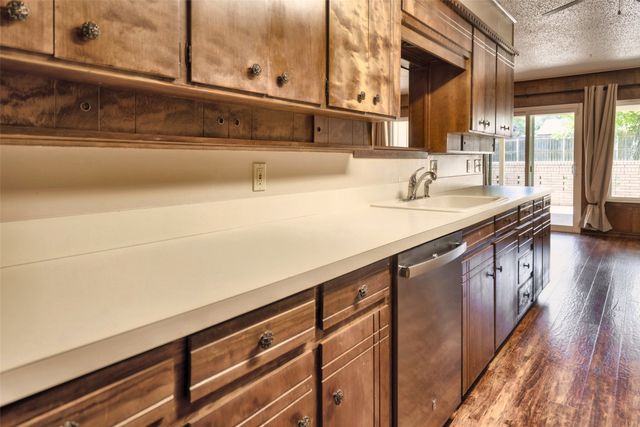 3512 Walton Avenue, Fort Worth, TX 76133
